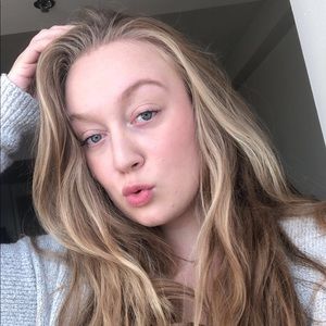 Meet your Posher, Kayla